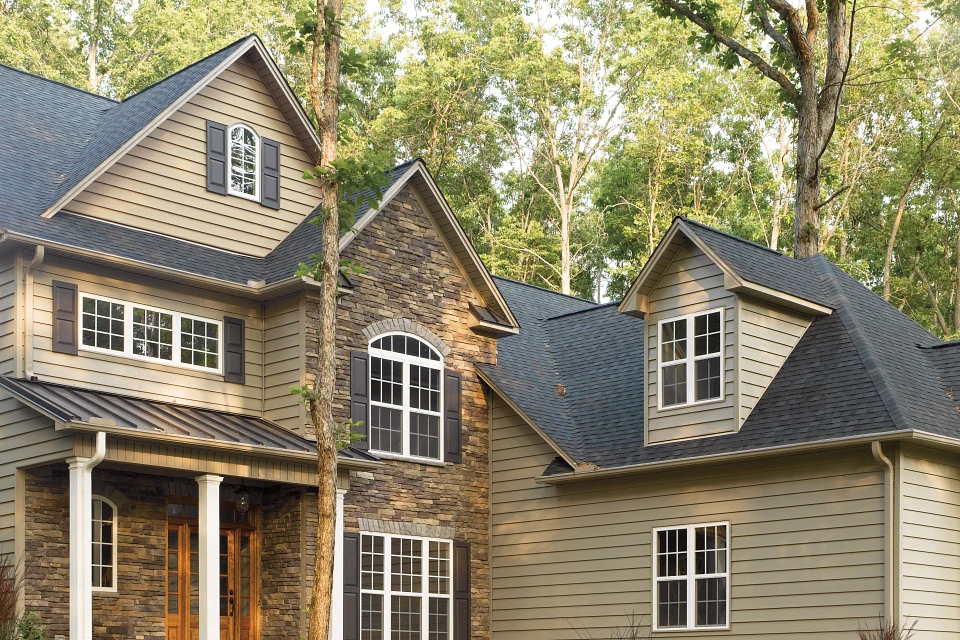 Insulated vinyl siding on a Dayton, Ohio home exterior in winter