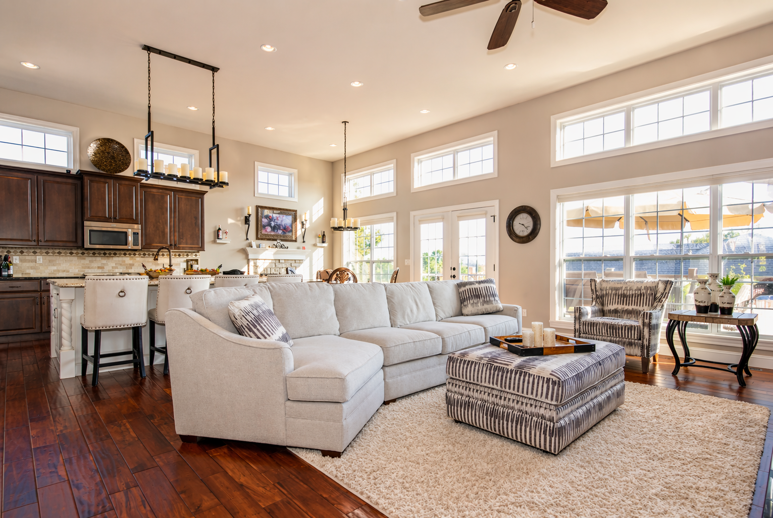 Top 5 Reasons to Invest in energy-efficient replacement windows that brighten interior living spaces.