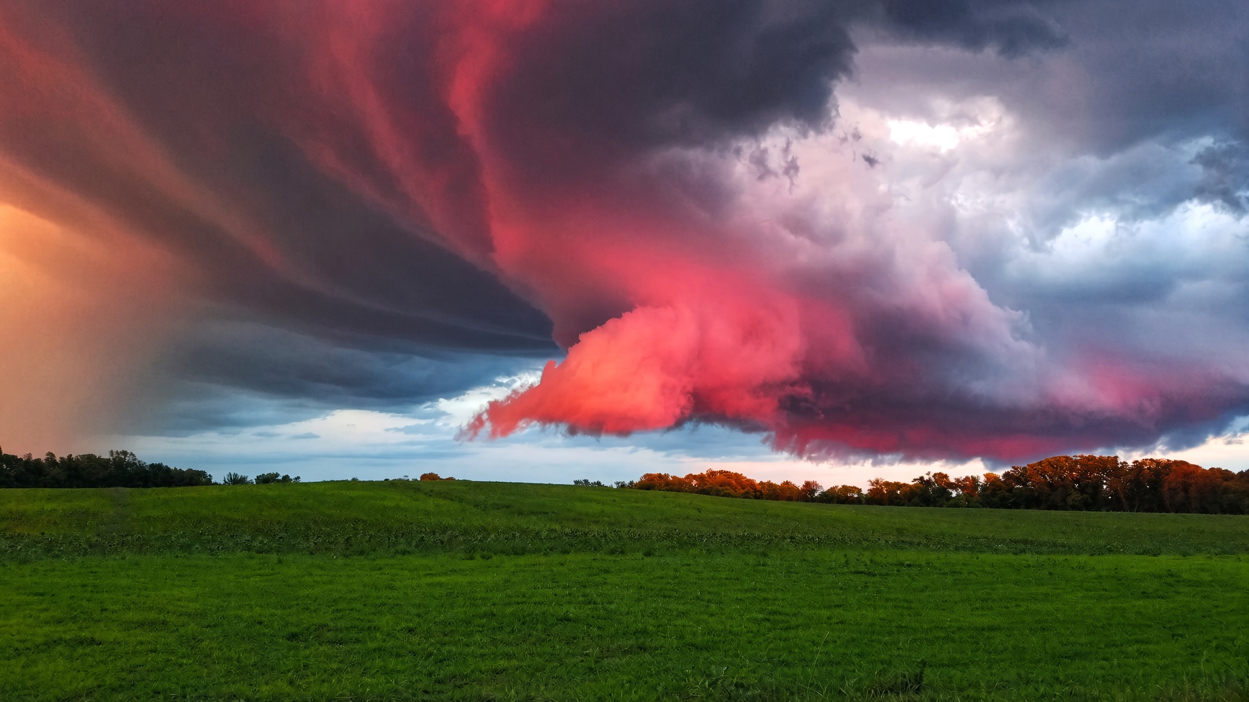 Wall cloud forming over the Midwest, the low rotating cloud base that signals tornado and wind damage potential in Ohio